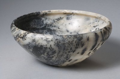 エジプトボウル、初期王朝時代（片麻岩） 作： Egyptian 2nd Dynasty