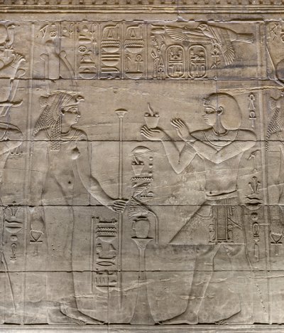 内部聖域、フィラエ神殿、アスワン、エジプトのレリーフ 作： Egyptian 30th Dynasty