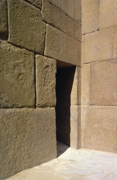 カフラー渓谷の寺院、旧王国からの花崗岩の壁 作： Egyptian 4th Dynasty