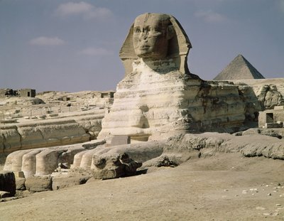 紀元前2600〜2500年、キングダムチェフレンの治世、旧王国時代のスフィンクスの北東からの眺め 作： Egyptian 4th Dynasty