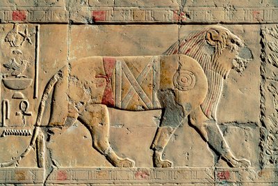 ライオン、セネンムート、ハトシェプスト神殿、デイル・アル・バーリ、エジプト 作： Egyptian Egyptian