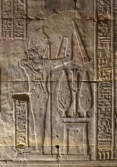 ファラオとその属性、エドフのホルス神殿 作： Egyptian Egyptian