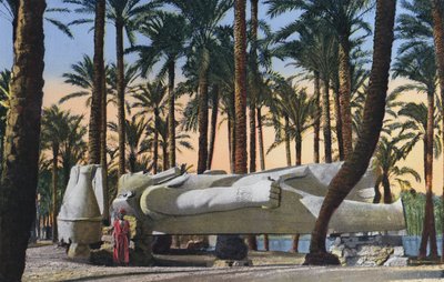 カイロ、メンフィス像（カラー写真） 作： Egyptian Photographer