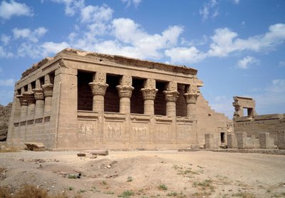 アンティークな建築。エジプト、デンデラのハトホル神殿 作： Egyptian Ptolemaic Period