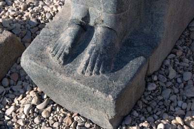 エジプトのアンティーク：ハトホル女神像の台座（エジプト、デンデラのハトホル神殿 作： Egyptian Ptolemaic Period