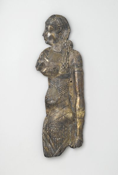 おそらく紀元前1世紀の女性像を描いたパネル（金メッキの打ち出し銀） 作： Egyptian Ptolemaic Period