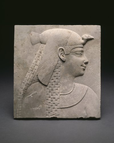 女王または女神、プトレマイオス朝時代を描いたレリーフプラーク 作： Egyptian Ptolemaic Period