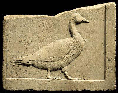 ガチョウ（石灰岩）を描いたレリーフ 作： Egyptian Ptolemaic Period