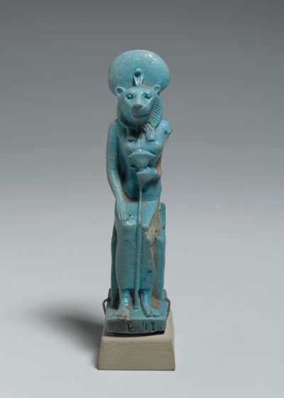 セクメットの着席図、紀元前305〜30年（釉薬のファイアンス） 作： Egyptian Ptolemaic Period