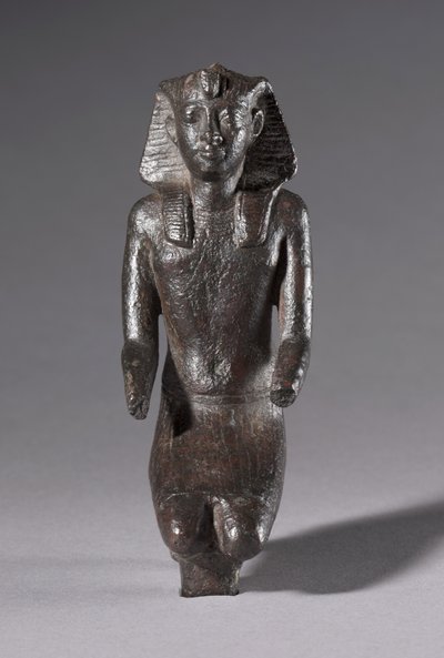 ひざまずく王の小像、グレコローマン時代、紀元前304〜30年 作： Egyptian Ptolemaic Period