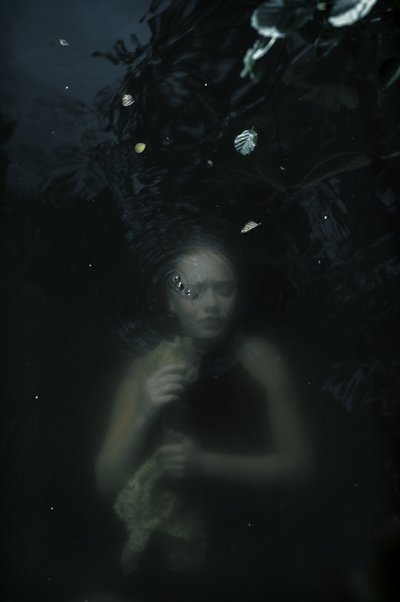 Under the surface, 2016（スクリーンプリント） 作： Elinleticia Högabo