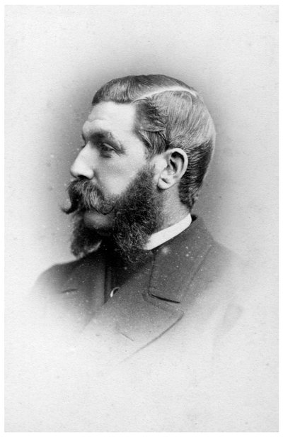 男の肖像、c1880-1909。 作： Elliott and Fry