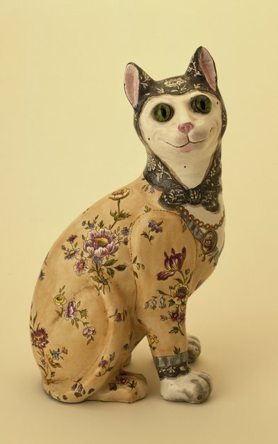 猫の姿（ブリキ土器） 作： Emile Galle