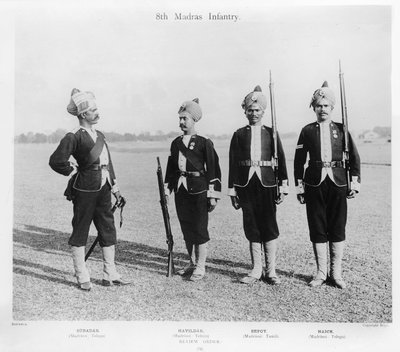 第8マドラス歩兵隊、1897年頃（モノクロ写真 作： English Photographer