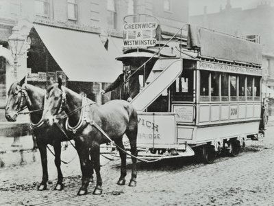 グリニッジ-ウェストミンスターの馬車路線、1885年 作： English Photographer