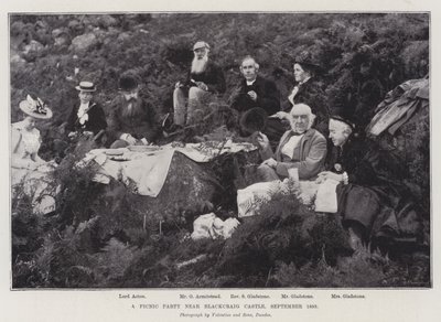 1893年9月、ブラッククレイグ城近くのピクニックパーティー 作： English Photographer