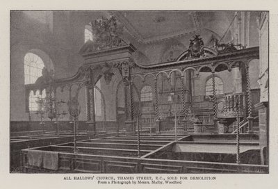 All Hallows Church、テムズストリート、EC、解体用に販売 作： English Photographer