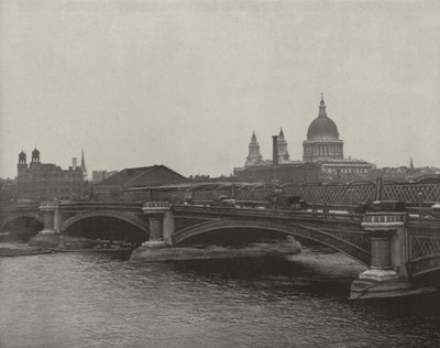 ブラックフライアーズ橋（モノクロ写真） 作： English Photographer