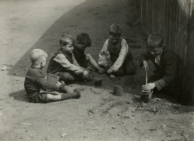 子供の貧困、ロンドン 作： English Photographer