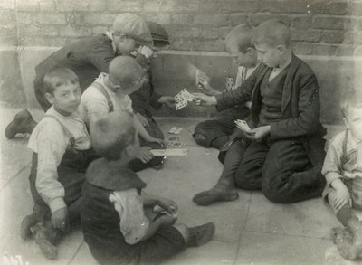子供の貧困、ロンドン 作： English Photographer