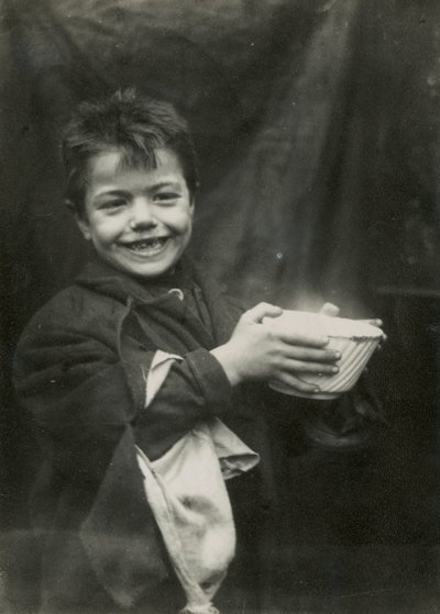 子供の貧困、ロンドン 作： English Photographer