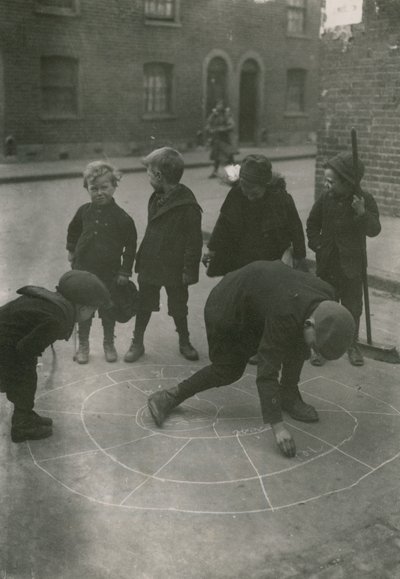 子供の貧困、ロンドン 作： English Photographer