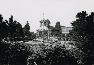 Cremorne Gardens;ロンドン：オーケストラ 作： English Photographer