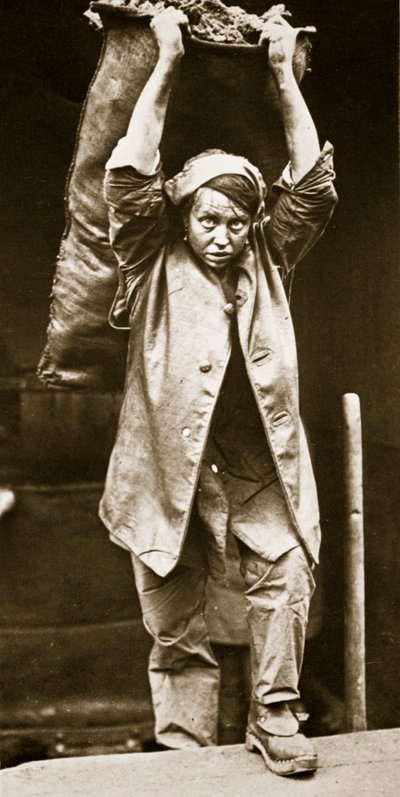 石炭を届ける、ホレス・W・ニコルズによる印刷、1916年頃（グラビア） 作： English Photographer