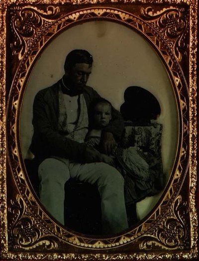 父と子、1850年頃（アンブロタイプ 作： English Photographer