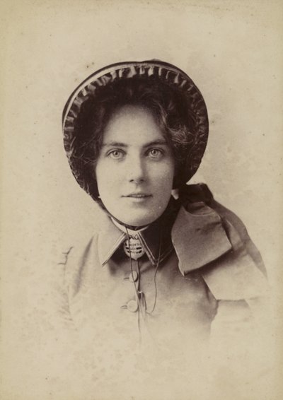 女性救世主 作： English Photographer