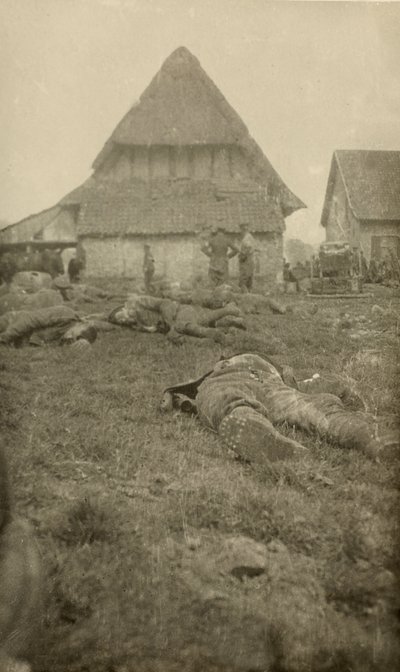 第一次世界大戦、西部戦線、1914年から18年に関連付けられた134枚の写真のアルバムから 作： English Photographer