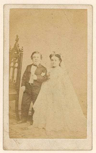 トムサム将軍と彼の妻 作： English Photographer
