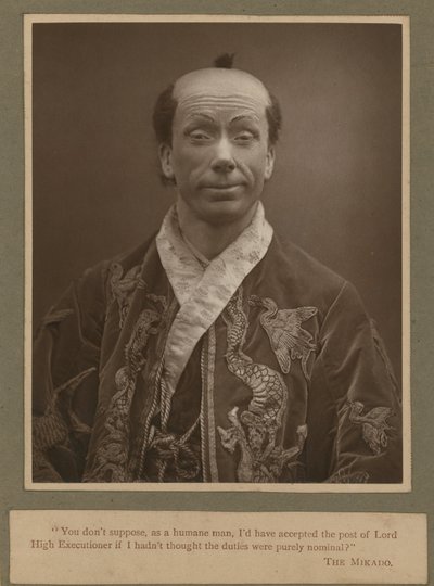 ミカドのコ・コとしてのジョージ・グロスミス 作： English Photographer