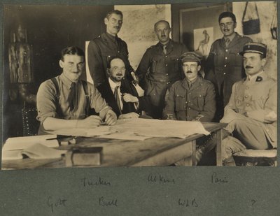 ゴルト、タッカー、ブル、エイケン、ブラッグ、パリ、1916年 作： English Photographer