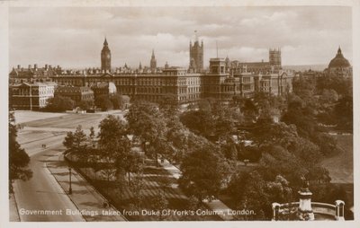 ロンドンのヨーク公の柱から取られた政府の建物 作： English Photographer