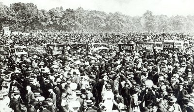1908年6月21日、ハイドパークでの女性投票のデモ 作： English Photographer