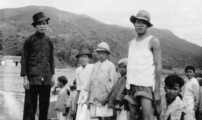 香港の男性のグループ 作： English Photographer
