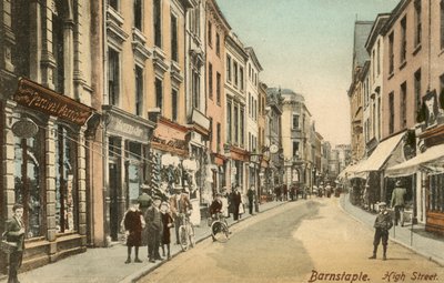 High Street, Barnstaple, Devon (白黒写真) 作： English Photographer