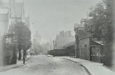ハイゲートアーチウェイ：1896年の西部アプローチ 作： English Photographer