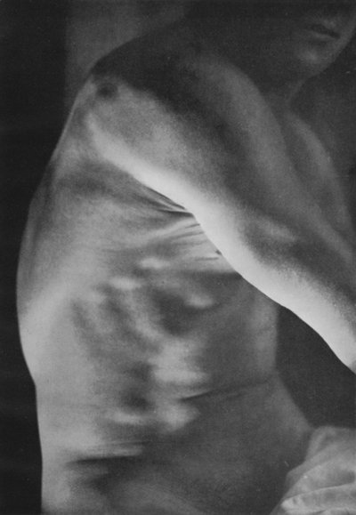 男性の体」のイラスト（モノクロ写真 作： English Photographer