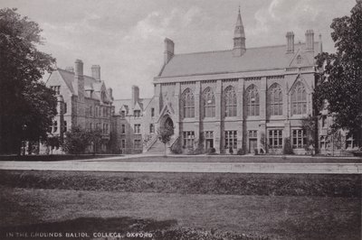 In the Grounds Baliol College、オックスフォード 作： English Photographer