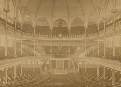 Spurgeons Tabernacleのインテリア 作： English Photographer