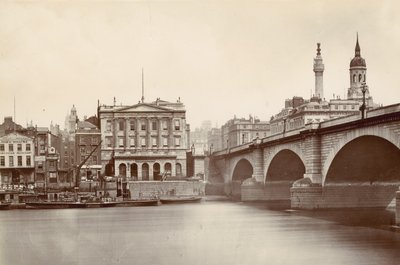 アイアンモンガーズホールとロンドンブリッジ 作： English Photographer