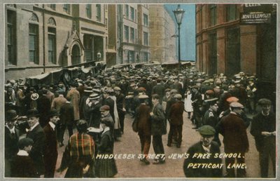 Jews Free School、Middlesex Street、Petticoat Lane、ロンドン 作： English Photographer