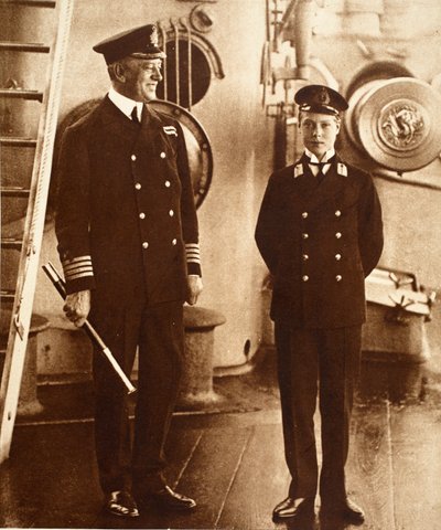 エドワード8世、HMS Hindustanのミッドシップマン、1910年 作： English Photographer