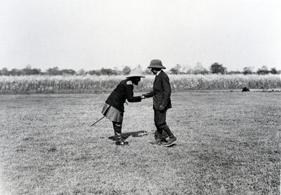 ネパールのマハラジャに挨拶するジョージ5世 作： English Photographer