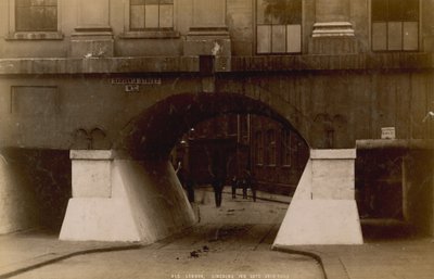 リンカーンズインゲート（ロンドン） 作： English Photographer