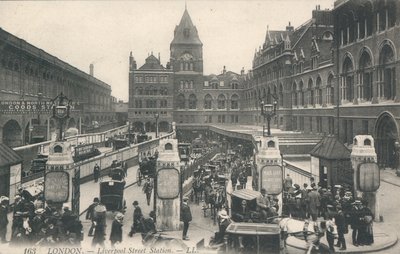 リバプールストリート駅、ロンドン 作： English Photographer