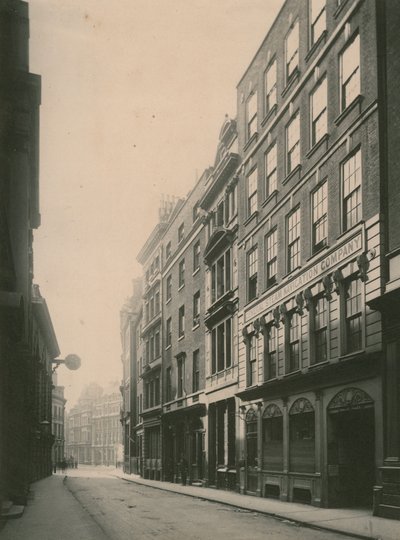 ロンドン、ロンバードストリート。写真; 1885年6月付け 作： English Photographer