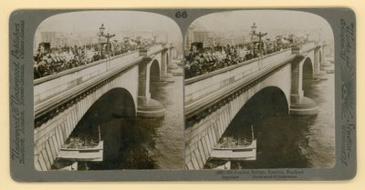 ロンドン橋、ロンドン 作： English Photographer